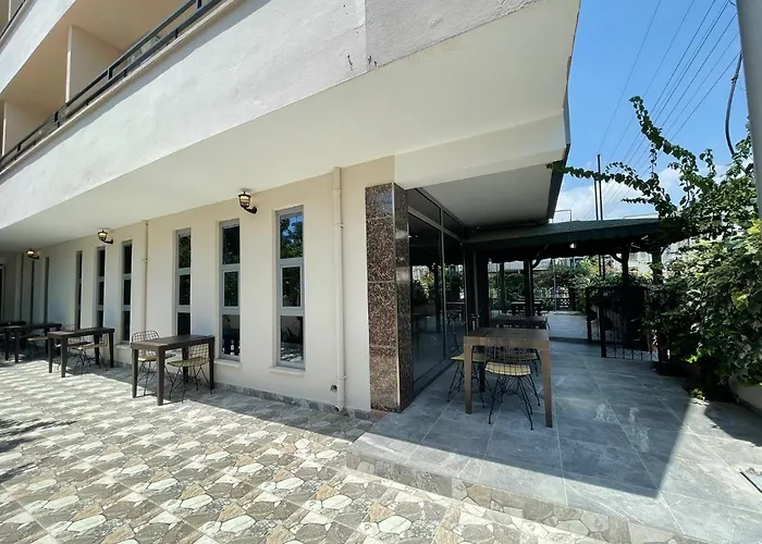 Seven City Hotel